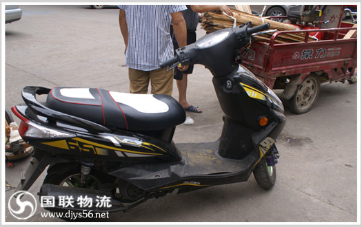 ��ɳ������˾Ħ�г����� �ȴ���ľ��